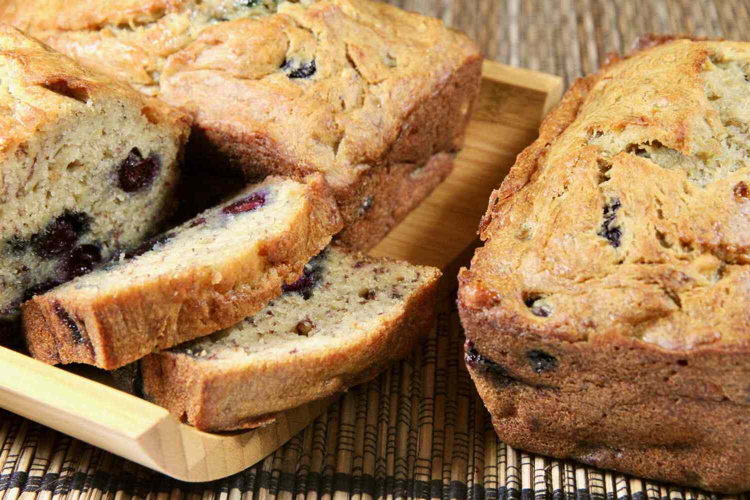 blueberry-banana-bread-recipe-in-the-instant-pot-pressure-cooker