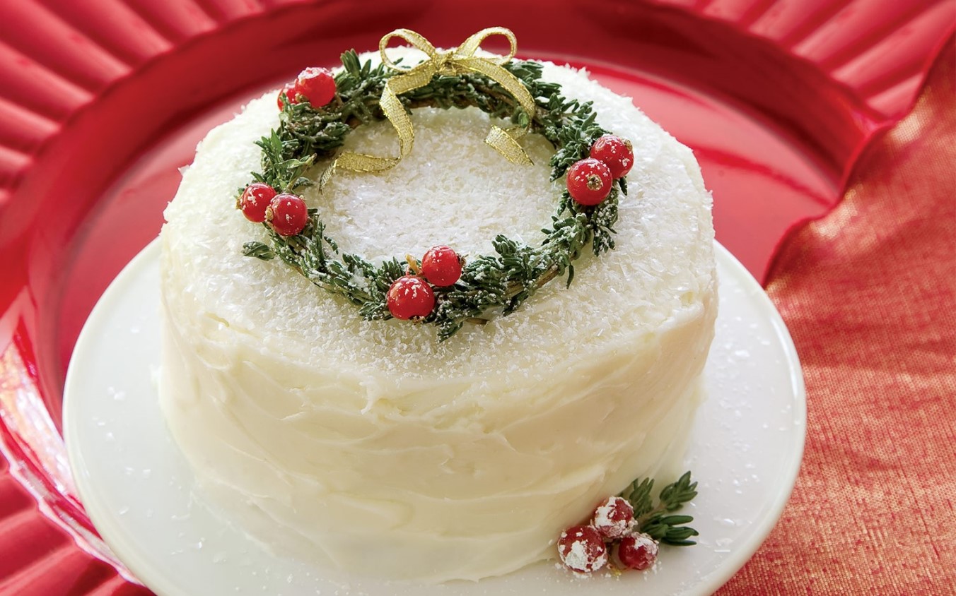Christmas Wreath Cake with Cranberry Lime Seltzer - Instant Pot Recipe