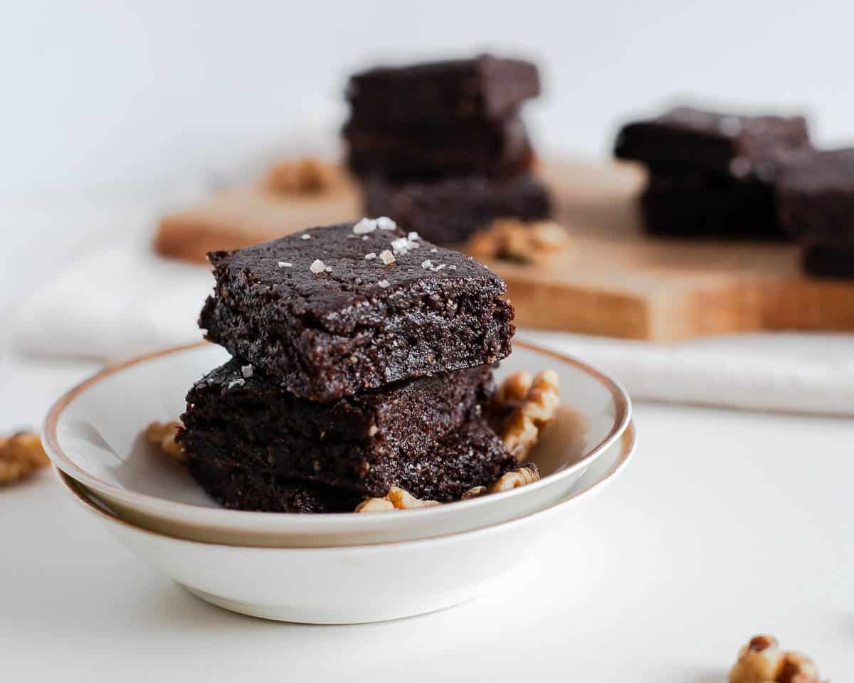 Healthy Raw Date Brownie Bites Recipe