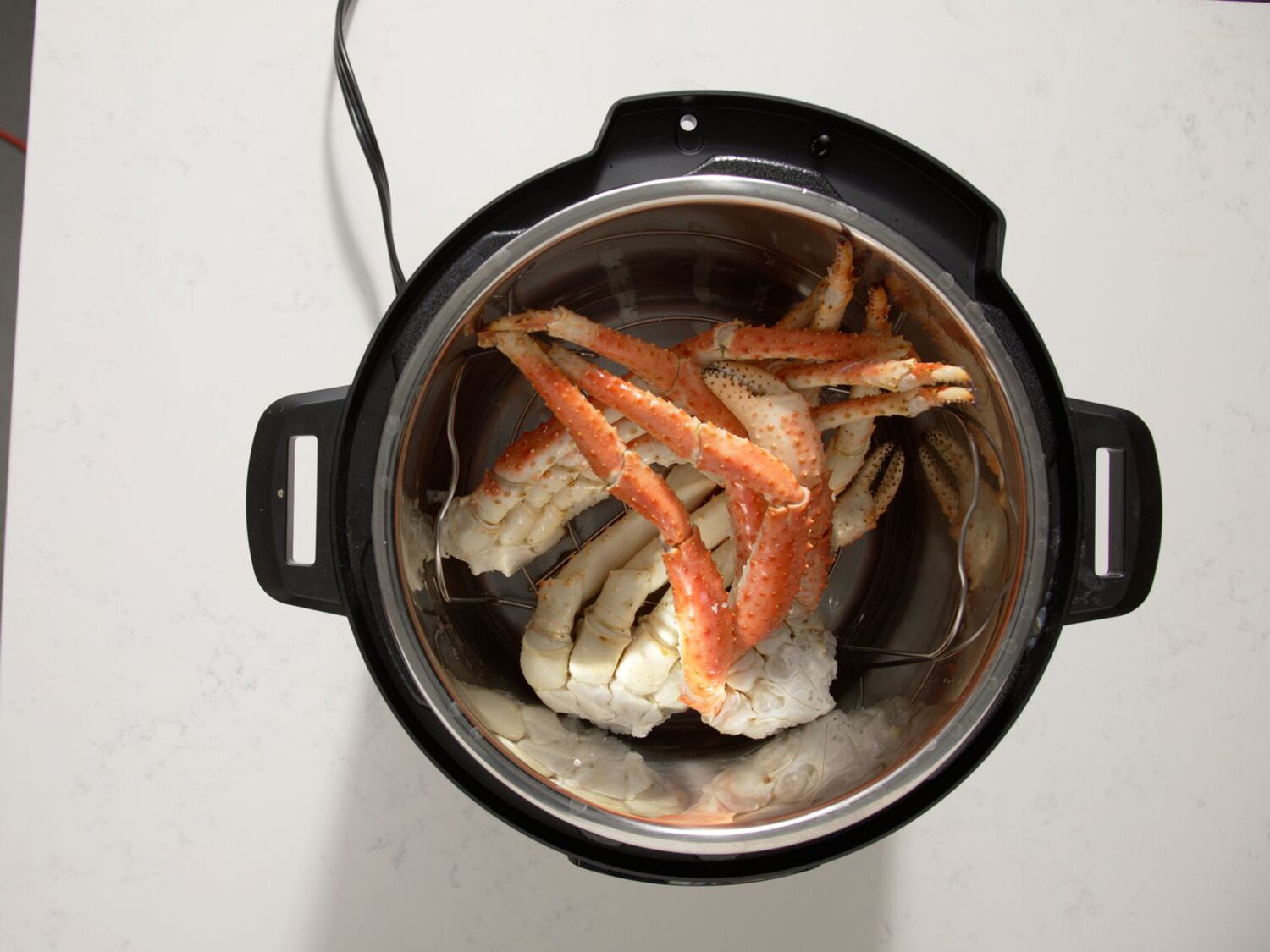How to Make Crab Legs in the Pressure Cooker