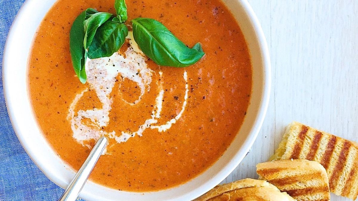 Instant Pot Tomato Basil Soup Recipe