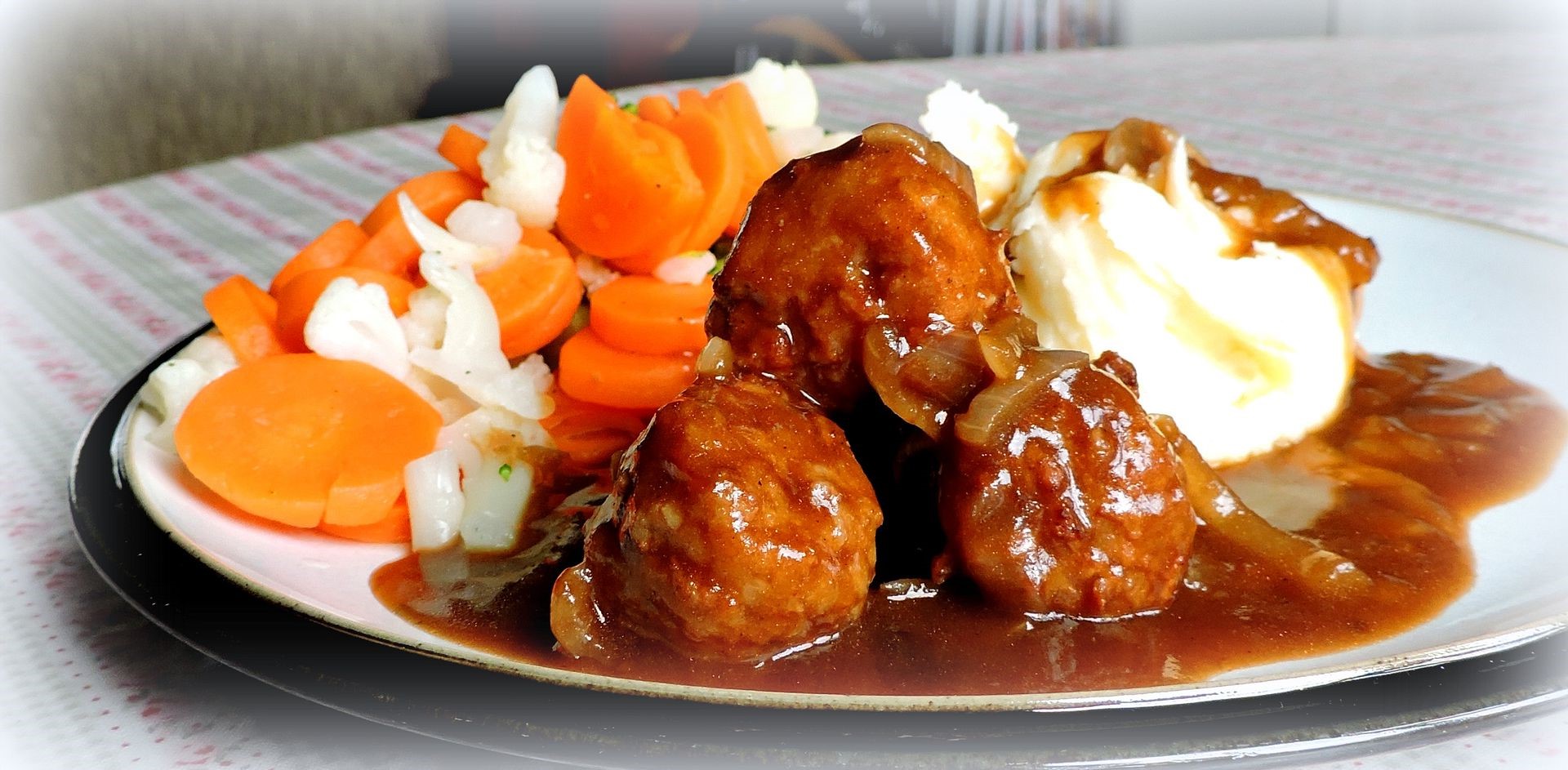 Salisbury Meatballs and Gravy Recipe for Pressure Cooker Success