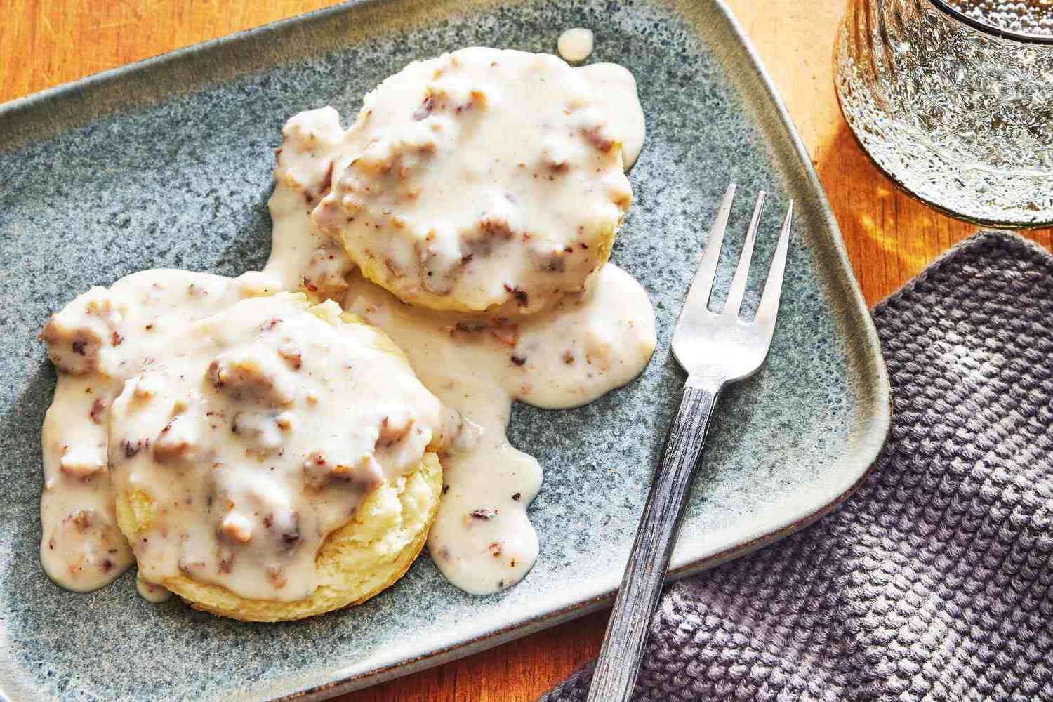 Sausage Gravy and Biscuits Recipe