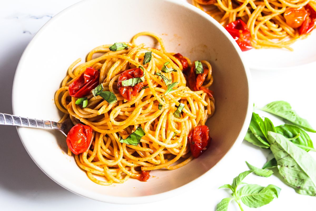 Tomato and Garlic Pasta Recipe